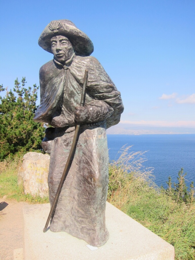Pilgrim statue on the way to the lighthouse